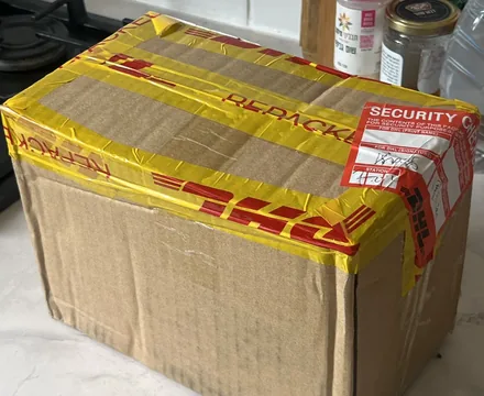 dhl-international-plant-shipping-package